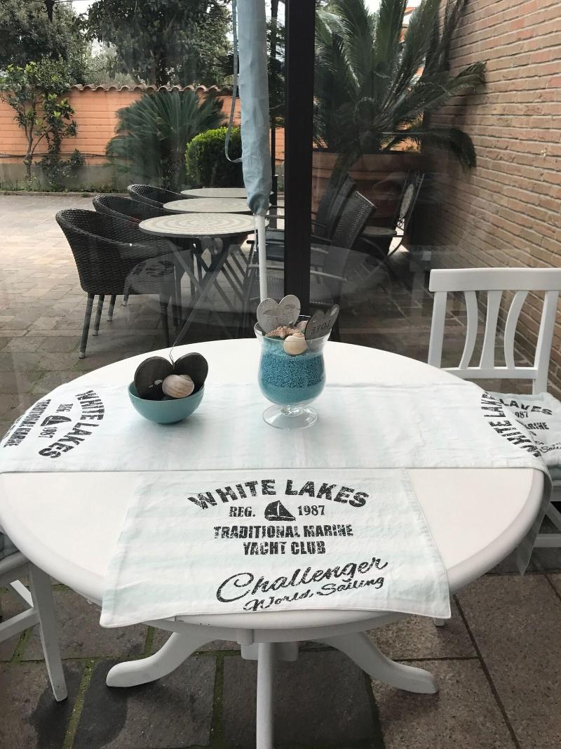 Euro House Inn Airport Hotel Residence - Teras