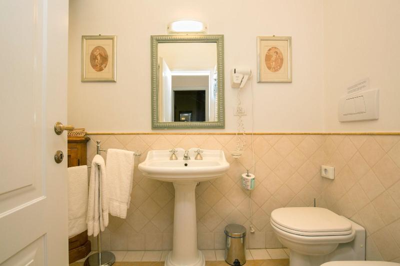 La Casa Del Garbo Luxury Rooms Suite - Oda