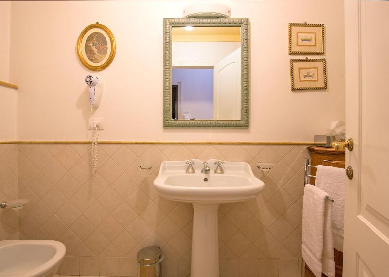 La Casa Del Garbo Luxury Rooms Suite - Oda