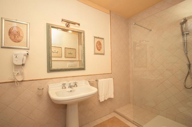La Casa Del Garbo Luxury Rooms Suite - Oda