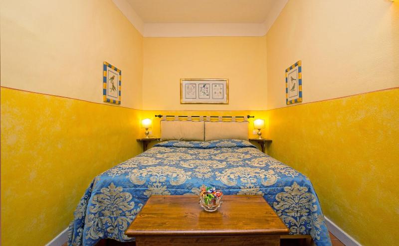 La Casa Del Garbo Luxury Rooms Suite - Oda