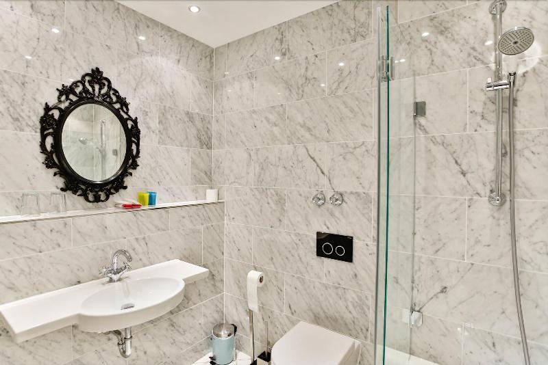 The Suite Hotel - Oda