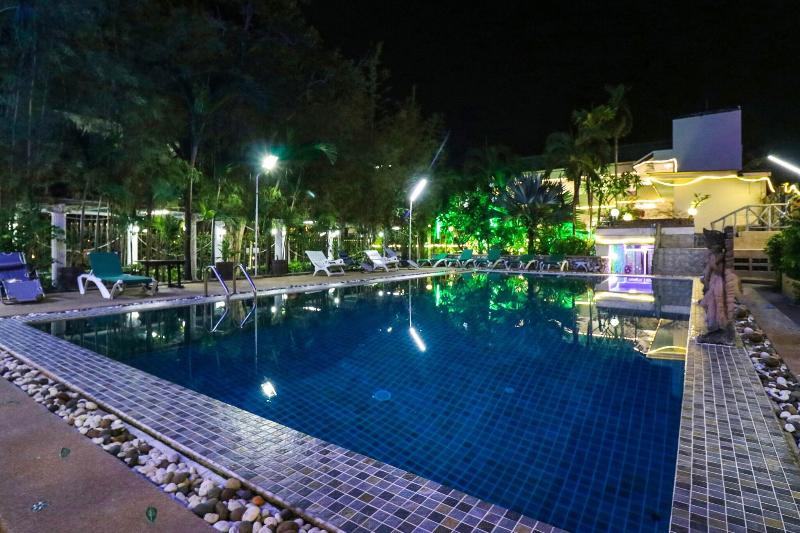 Natural Beach Hotel And Baan Sila - Genel