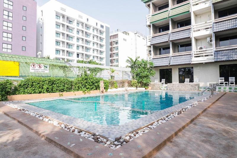 Natural Beach Hotel And Baan Sila - Havuz