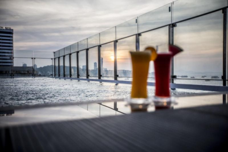 Serenotel Pattaya - Havuz