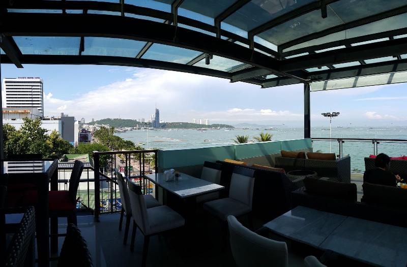 Serenotel Pattaya - Teras