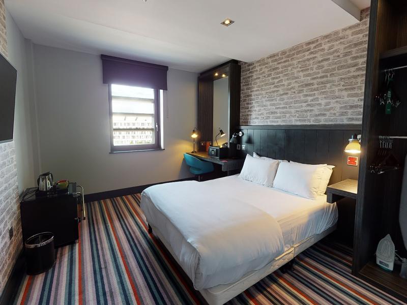 Village Hotel Glasgow - Oda