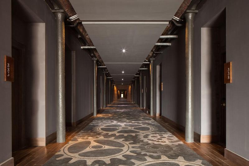 Titanic Hotel Liverpool - Lobi