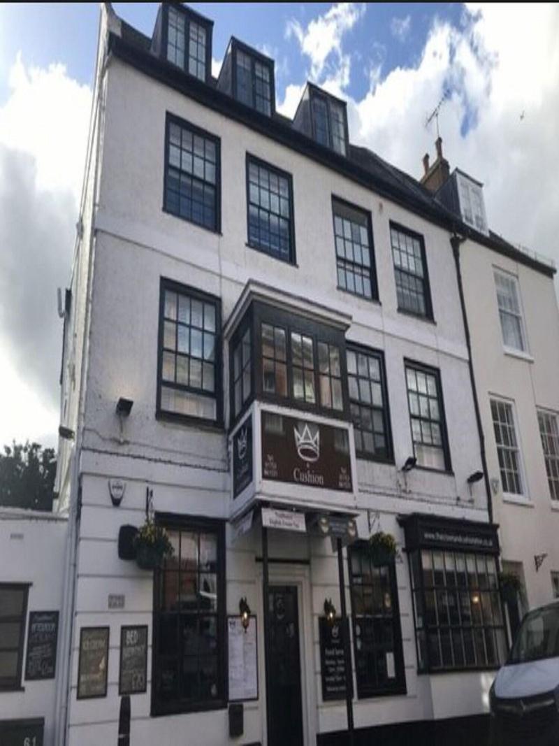 The Crown And Cushion - Genel