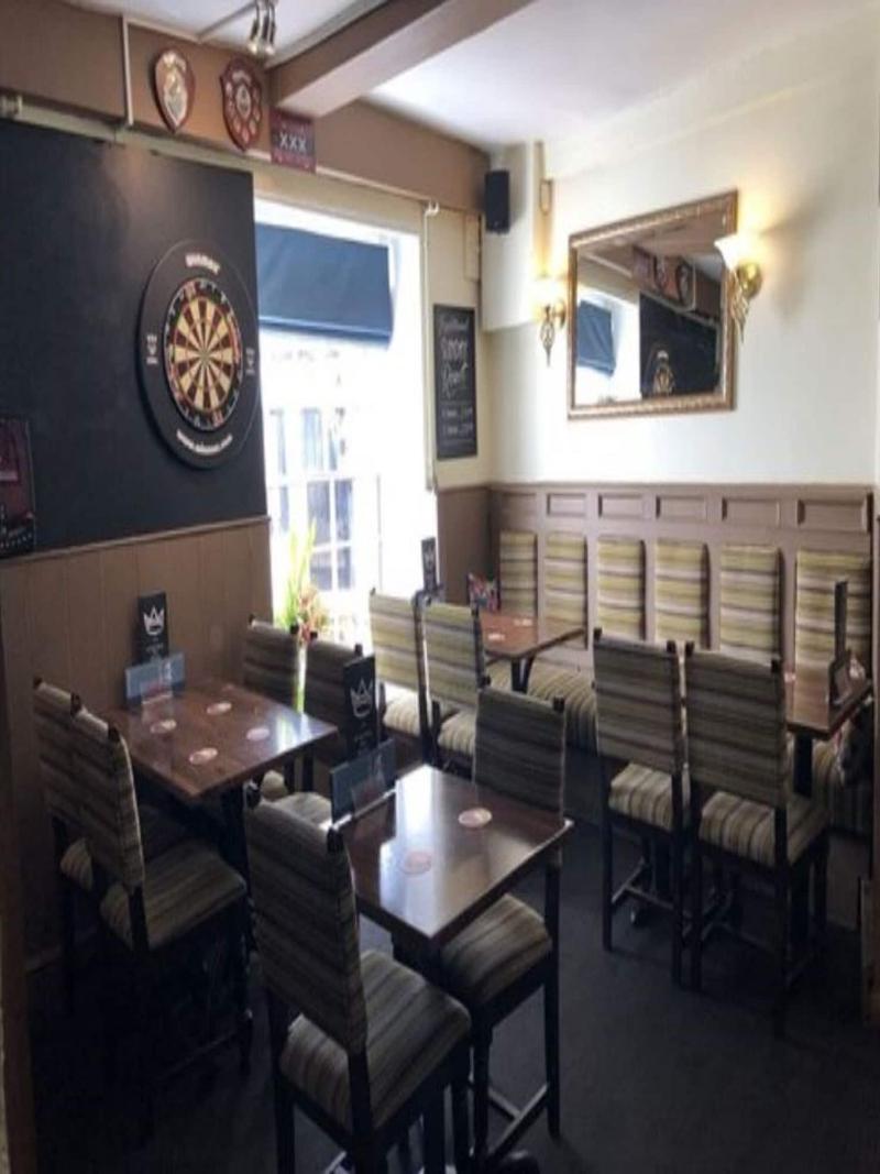The Crown And Cushion - Restoran