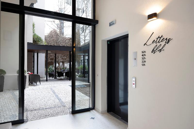 Three Crowns Hotel - Lobi