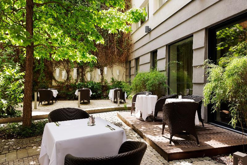 Three Crowns Hotel - Genel
