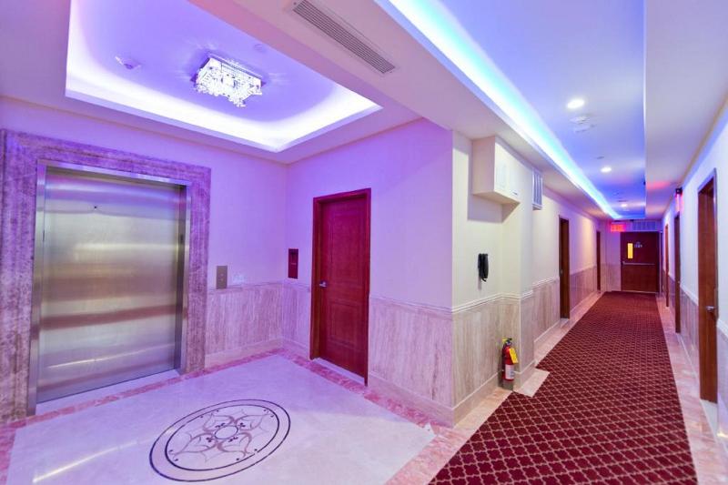 Asiatic Hotel By Laguardia Airport - Lobi