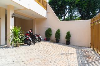 RedDoorz near Cipinang Indah Mall otel fotoğrafı