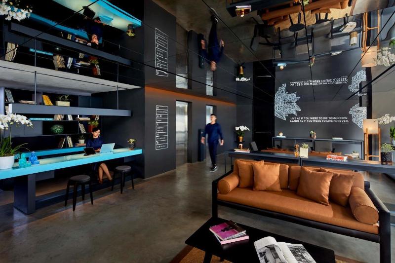 Artotel Gajahmada Semarang - Lobi
