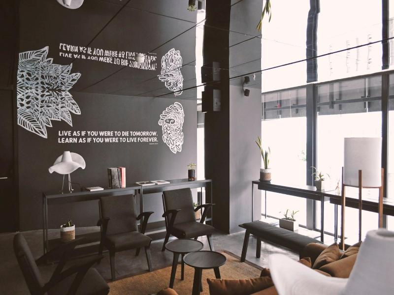 Artotel Gajahmada Semarang - Lobi