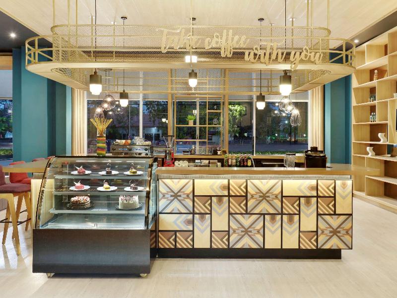 Mercure Makassar Nexa Pettarani - Bar