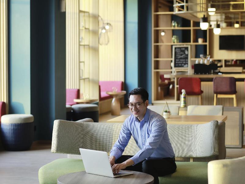 Mercure Makassar Nexa Pettarani - Bar