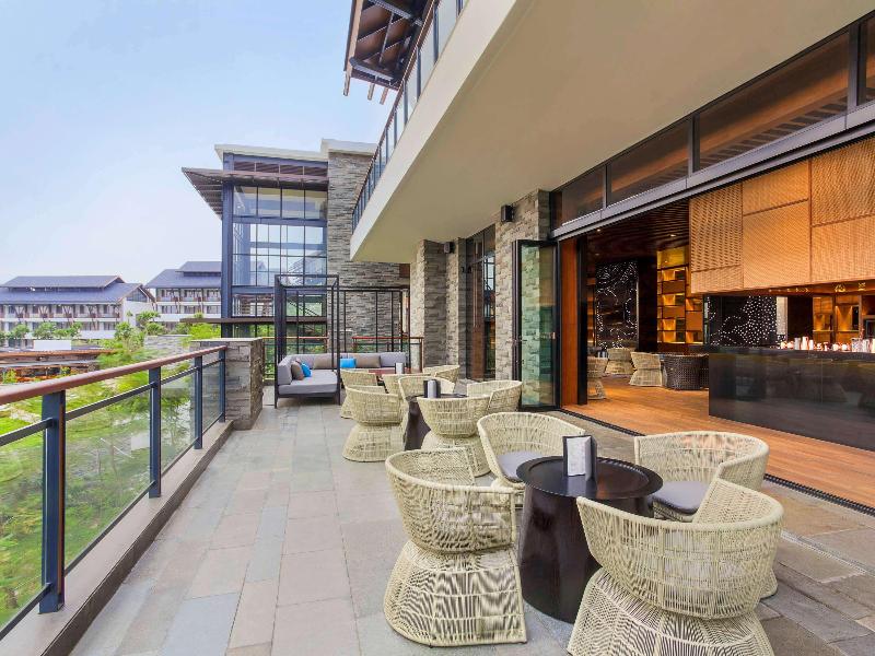 Pullman Ciawi Vimala Hills Resort Spa & Convention - Bar