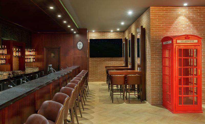 DoubleTree by Hilton Doha - Al Sadd - Bar
