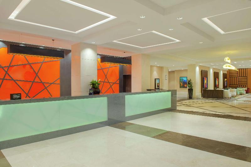 DoubleTree by Hilton Doha - Al Sadd - Lobi