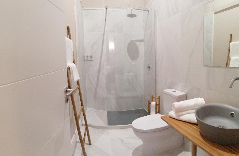 Temple Suites Guesthouse - Oda