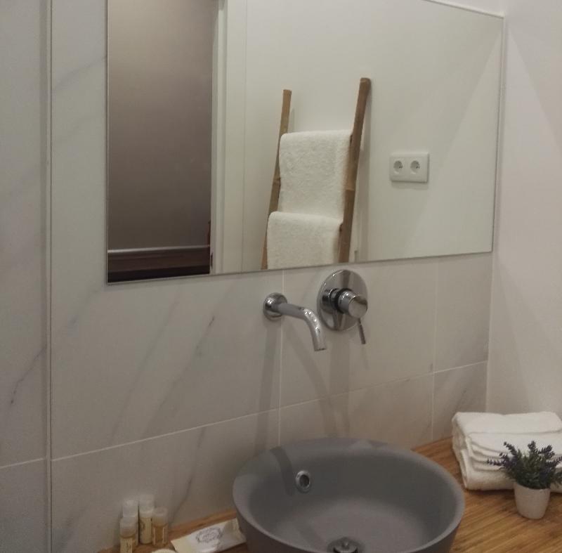Temple Suites Guesthouse - Oda