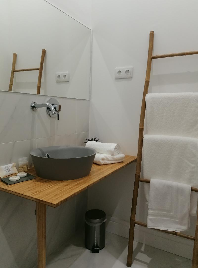 Temple Suites Guesthouse - Oda