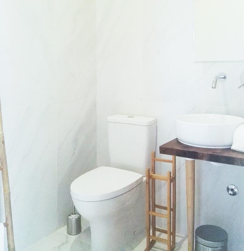 Temple Suites Guesthouse - Oda