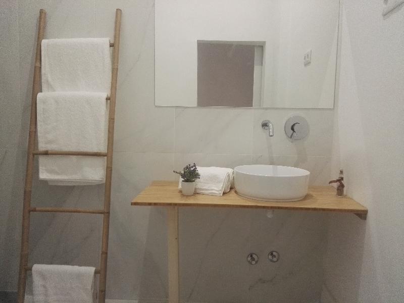 Temple Suites Guesthouse - Oda