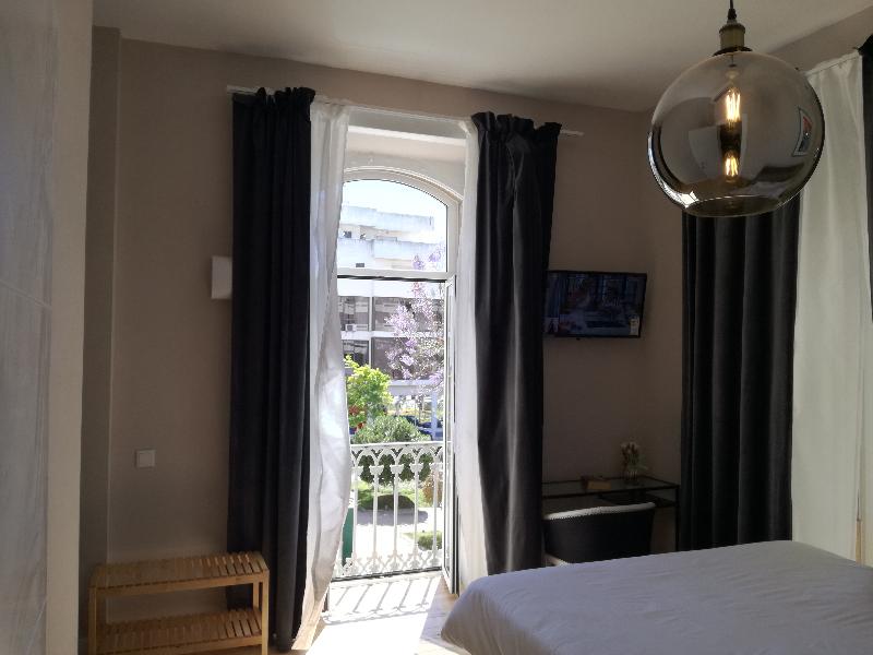 Temple Suites Guesthouse - Oda