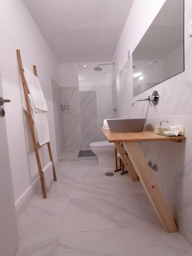 Temple Suites Guesthouse - Oda