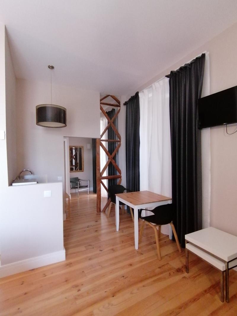 Temple Suites Guesthouse - Oda
