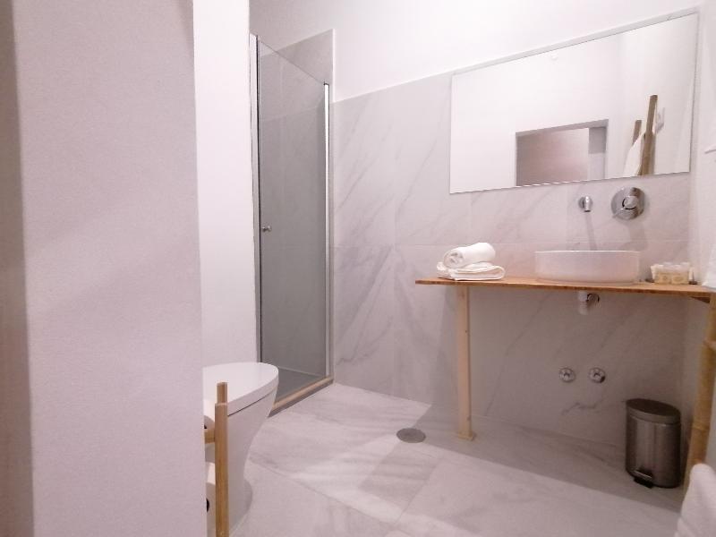 Temple Suites Guesthouse - Oda