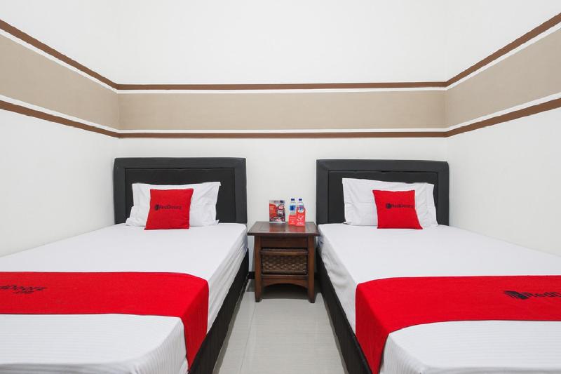 RedDoorz Syariah near Marvel City Mall 2 - Oda