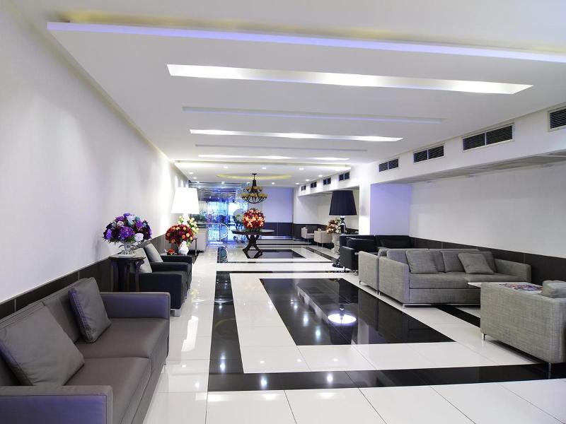 The 93 Hotel - Lobi