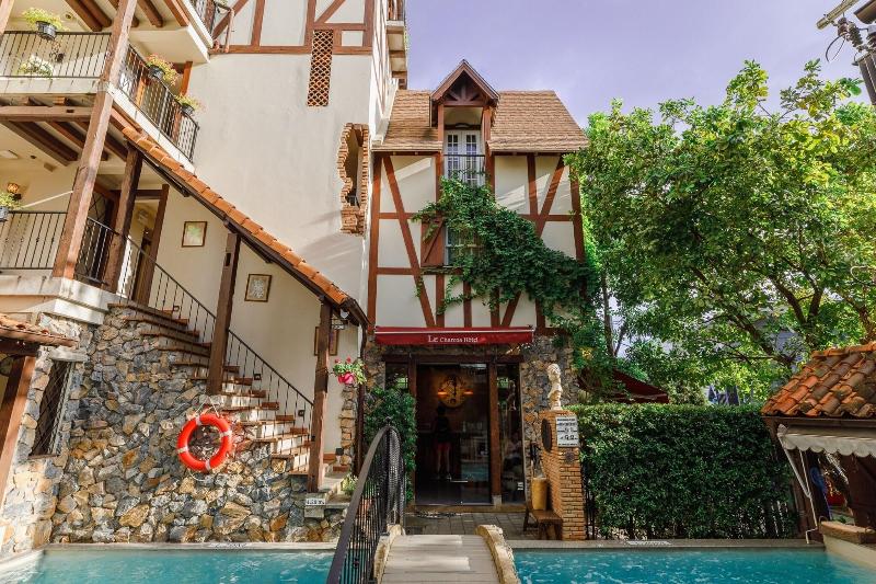 Le Charcoa Hotel - Genel