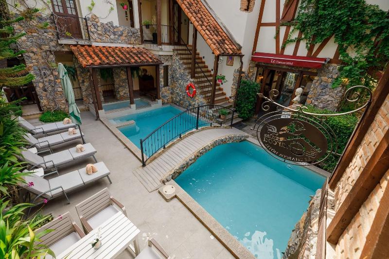 Le Charcoa Hotel - Havuz