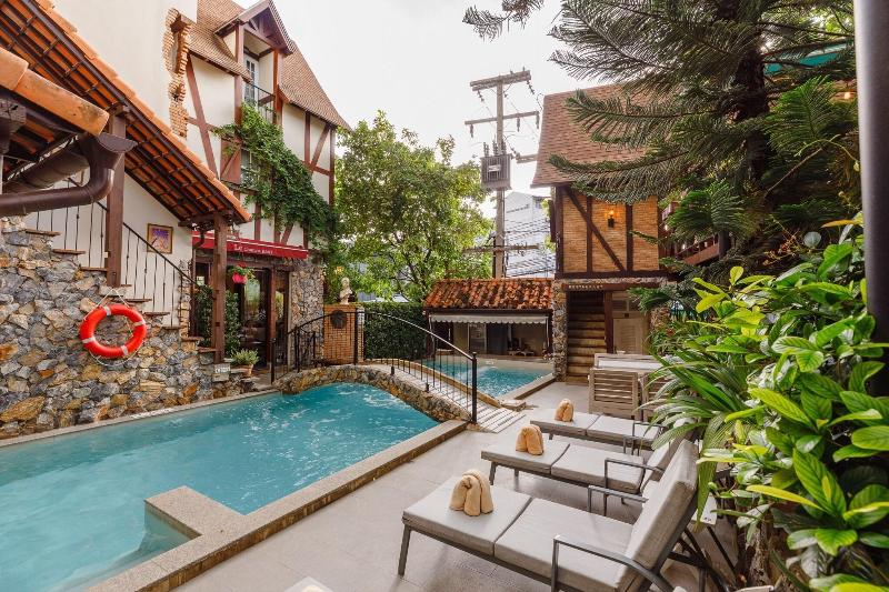 Le Charcoa Hotel - Havuz