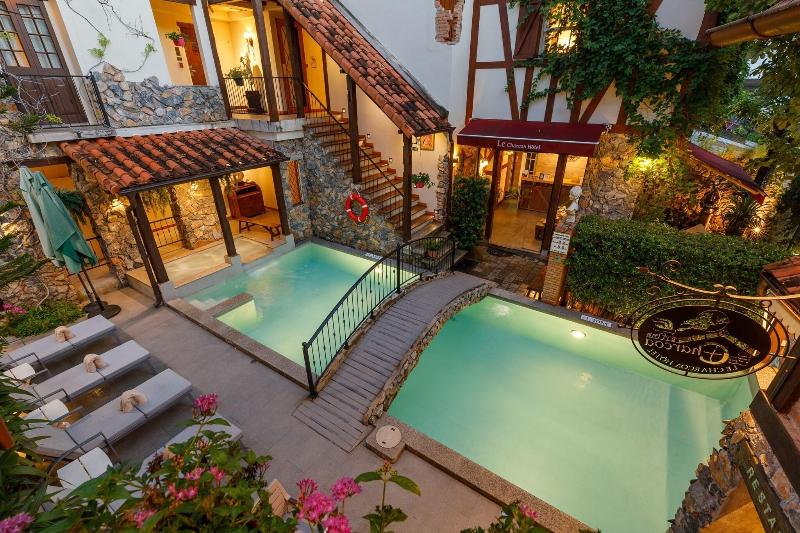 Le Charcoa Hotel - Havuz