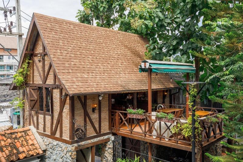 Le Charcoa Hotel - Restoran
