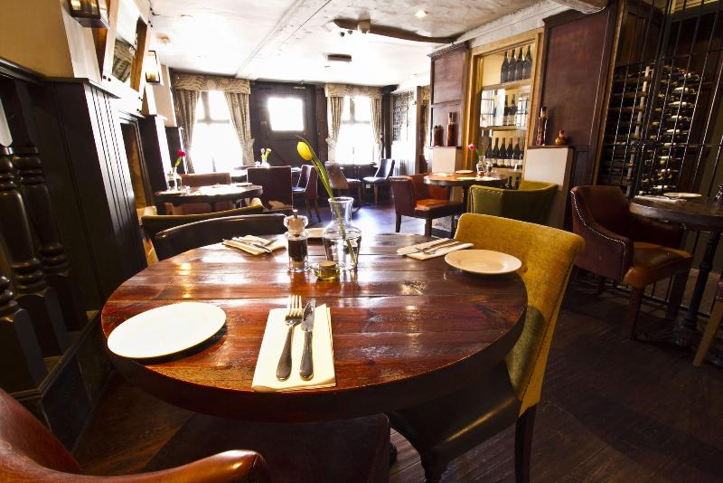 The Chapter House - Bar