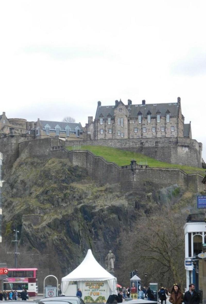 Edinburgh Castle Apartments And Suites - Genel