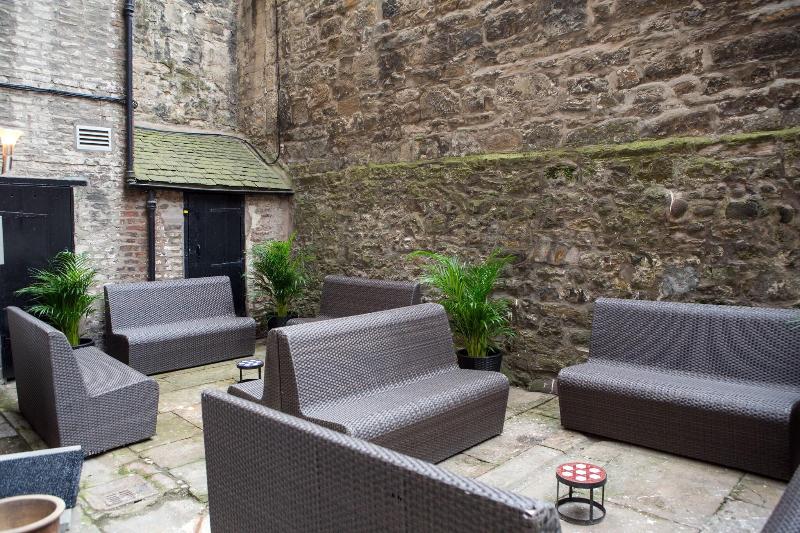 Edinburgh Castle Apartments And Suites - Teras