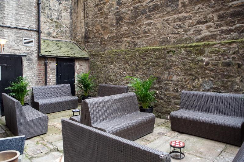 Edinburgh Castle Apartments And Suites - Teras