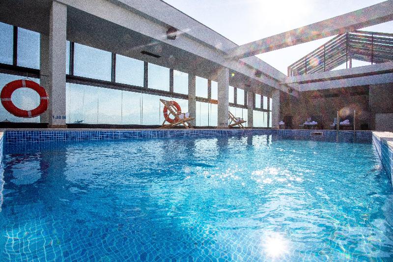 Holiday Inn Telavi - Havuz