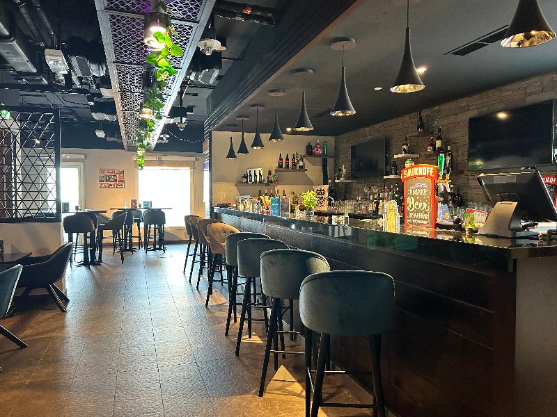 Hampton by Hilton Dubai Al Barsha - Bar