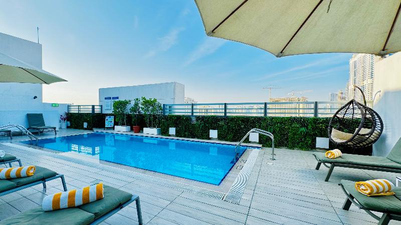 Hampton by Hilton Dubai Al Barsha - Havuz