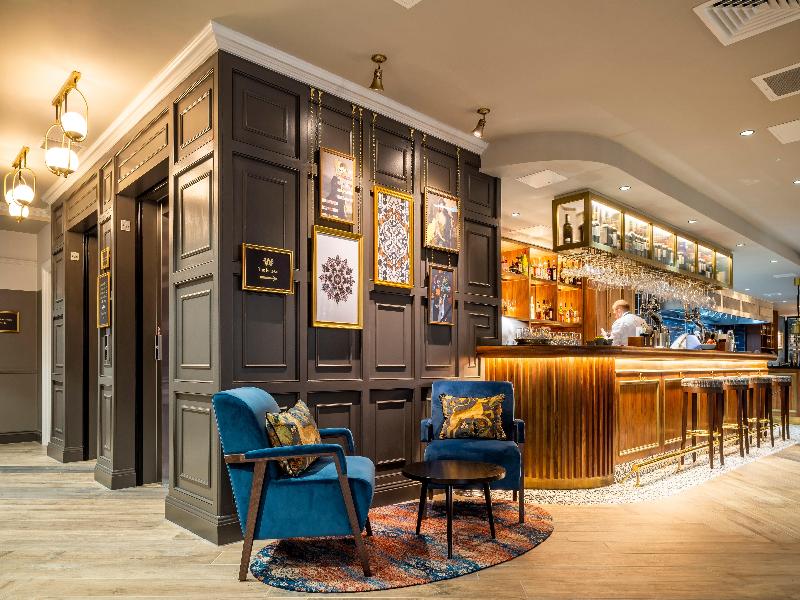 Indigo Chester - Lobi