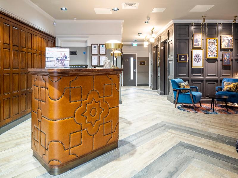 Indigo Chester - Lobi